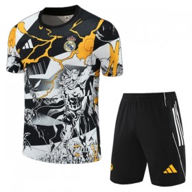 Fotbalový Komplet Real Madrid Marvel Dětské 2025-26 Krátký Rukáv (+ trenýrky)
