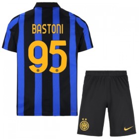 Fotbalový Komplet Inter Milán Bastoni 95 Dětské Domácí 2026-27 Krátký Rukáv (+ trenýrky)