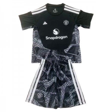 Fotbalový Komplet Manchester United Brankářské Dětské 2026-27 Černá Krátký Rukáv (+ trenýrky) Fotbalový Komplet Manchester United Brankářské Dětské 2026-27 Černá Krátký Rukáv (+ trenýrky)
