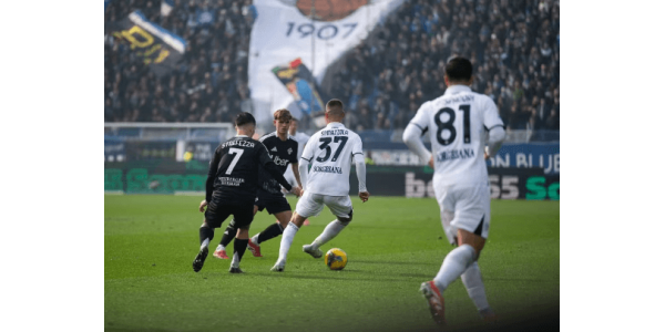 Přestupové turbulence ovlivňují výkon, Neapol ztrácí první místo v Serii A