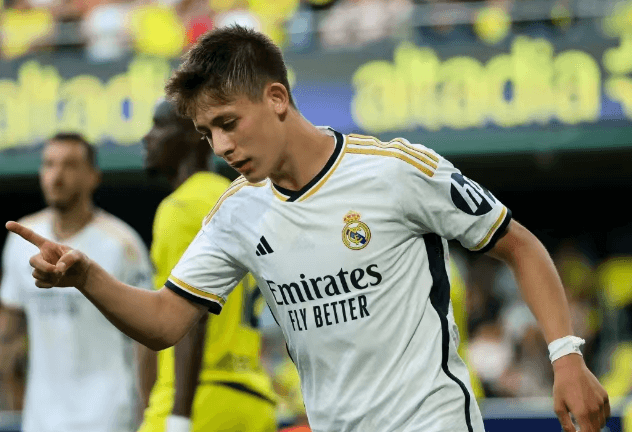 Rozhodne se teenager Güler z Realu Madrid zůstat nebo přestup?